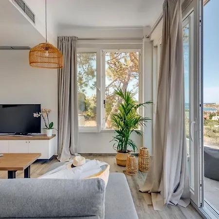 Mare Syros Finikas (Syros)