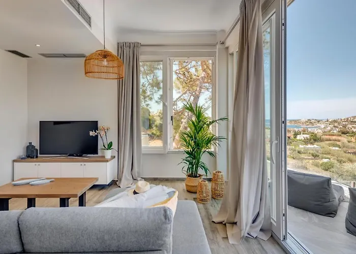 Mare Syros Finikas (Syros)